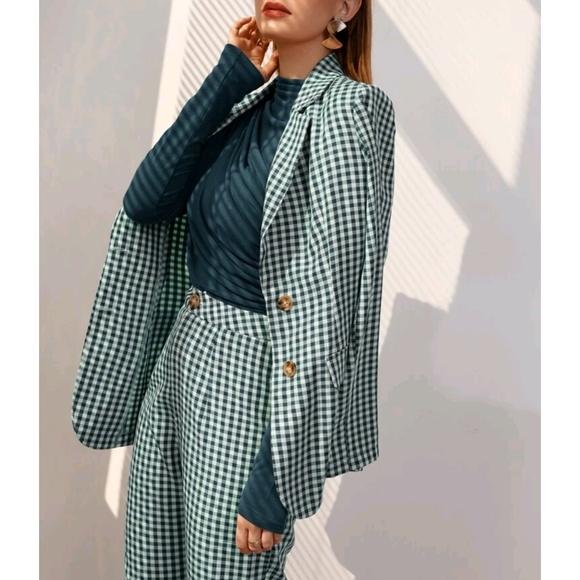 Mock Neck Ruched Slim Fit Pullover Tee - Picture 6 of 11